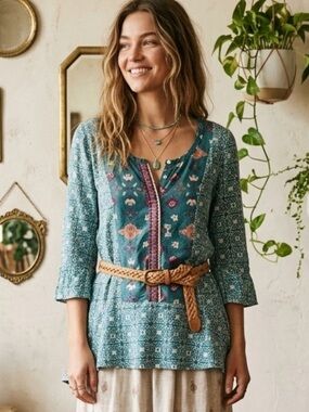 Akemi + Kin Anthropologie Boho Floral V-Neck Women’s Top teal Inkantha